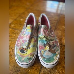 Vans x Disney Alice in Wonderland slides 8.5 Men/10.5 W
